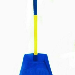 Dush Pan With Handle