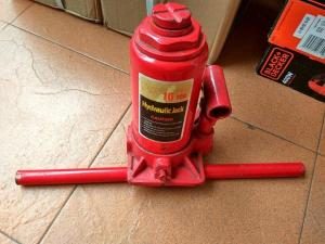 61 51 37 ATS Hydraulic Jack Kapasitas 10 Ton